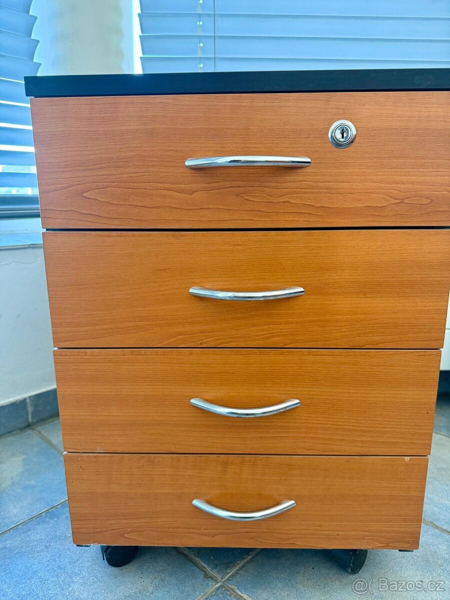 Kancelářský nábytek - 7