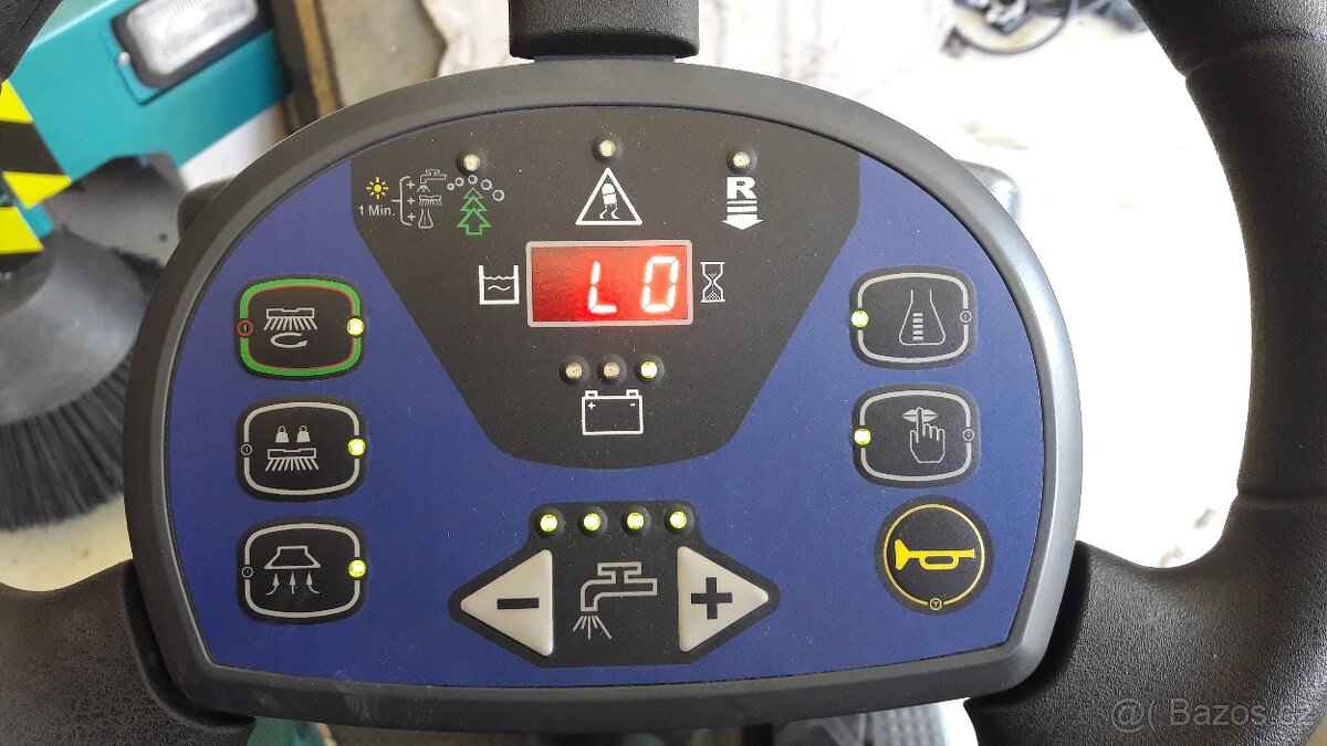 Podlahový mycí stroj Nilfisk BR 652 se sedící obsluhou - 7