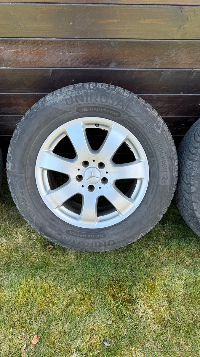 Prodám celoroční kola 235/65r17 - 7