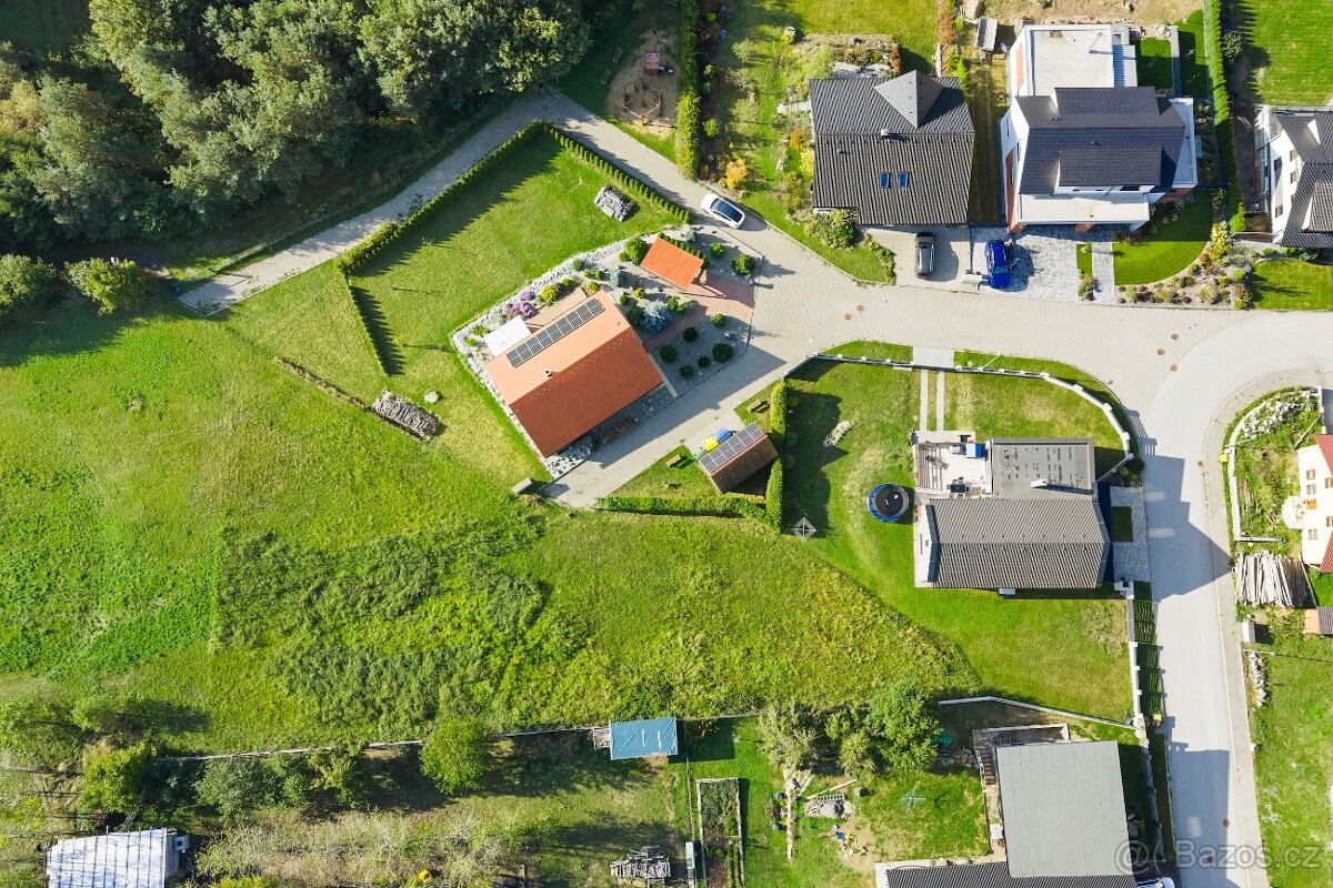 Stavební pozemek Petráveč - 7