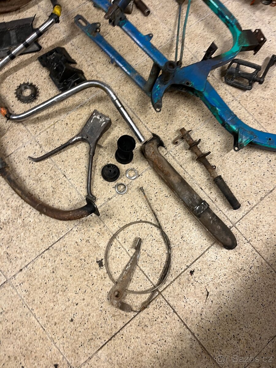 Set dílů vhodných na ND nebo bastl Jawa/ČZ atd - úklid - 7