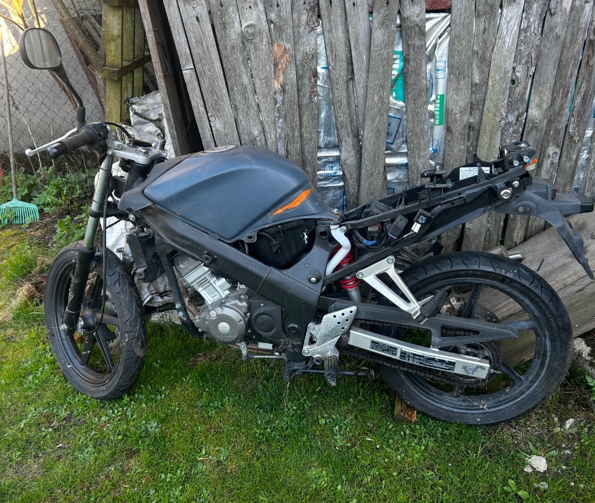 Prodám hondu cbr 125r - 7