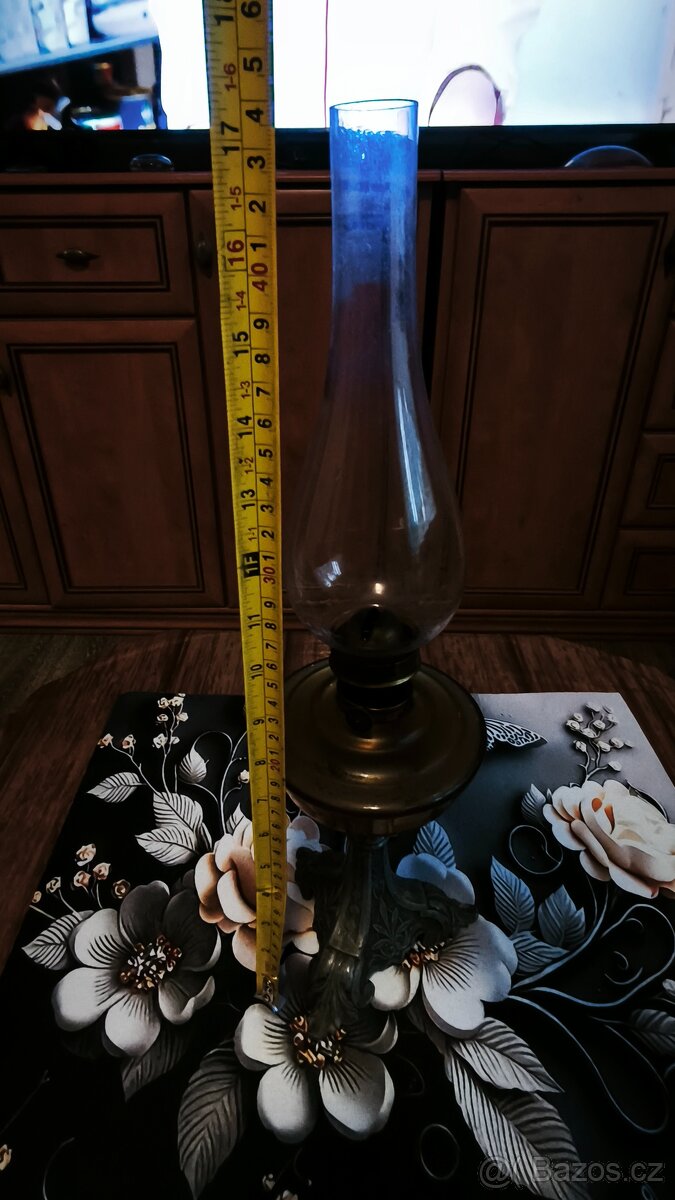 Stará petrolejová lampa. - 7