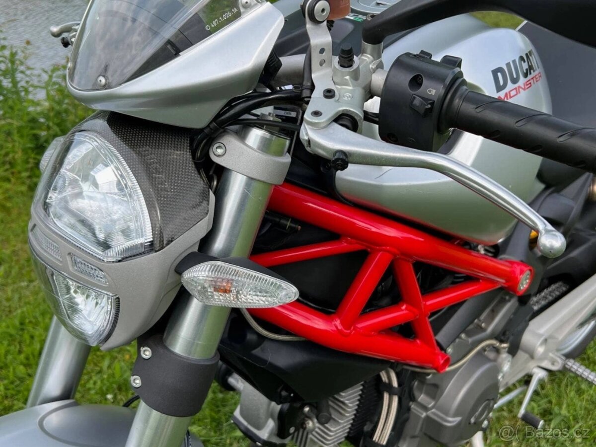 Ducati Monster 1100 - 7