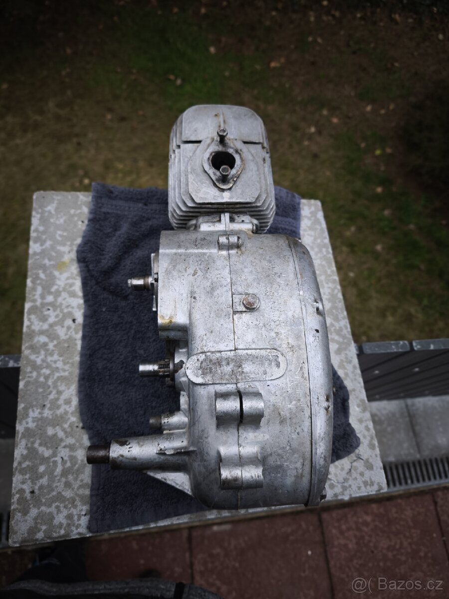 Jawa pionýr motor - 7