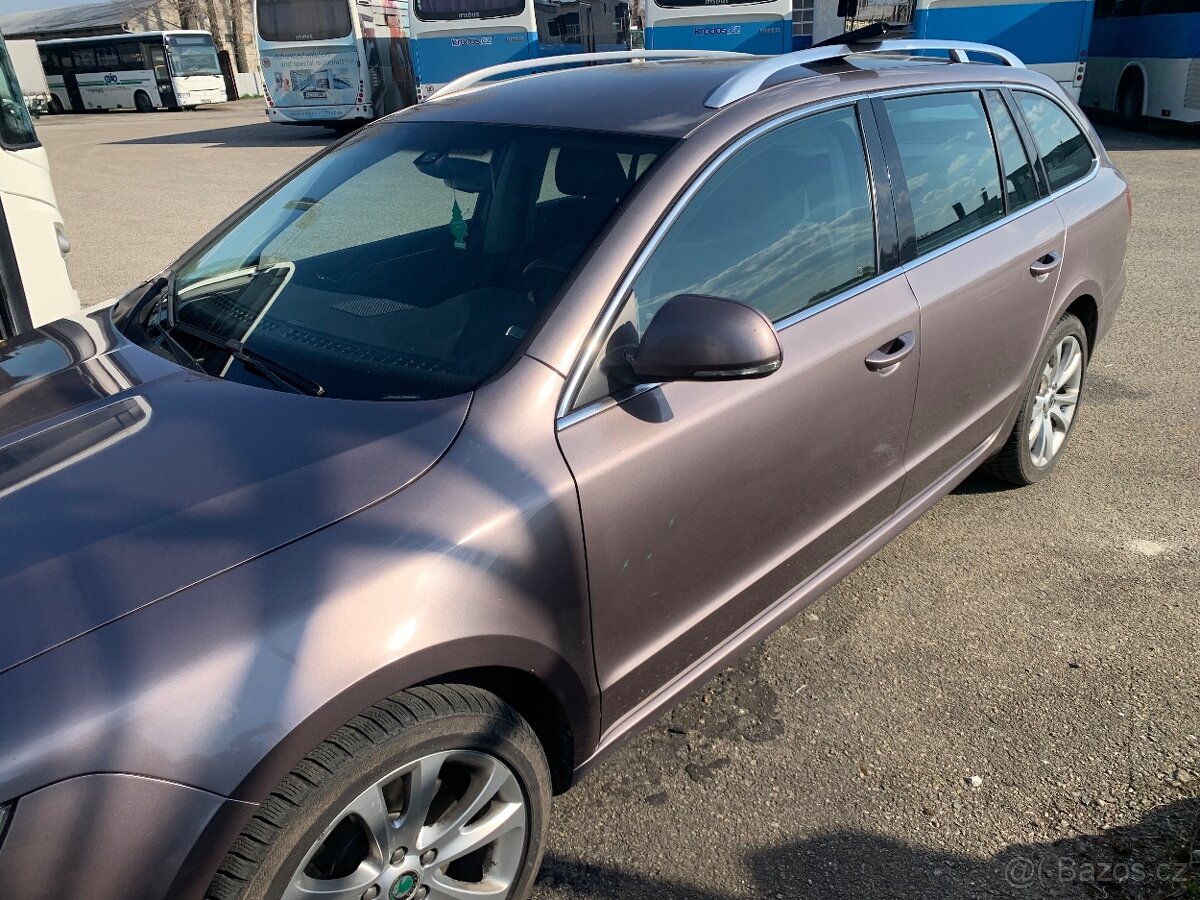 Skoda Superb combi 2010-2011 - 7