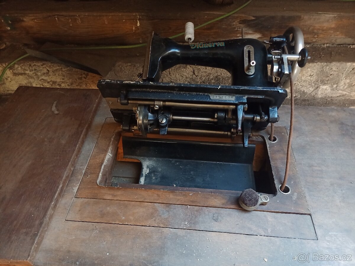 Prodám šicí stroj Minerva - 7