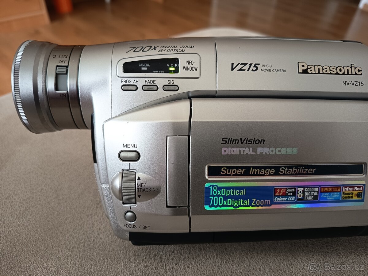 VHS kamera Panasonic s displejem - 7