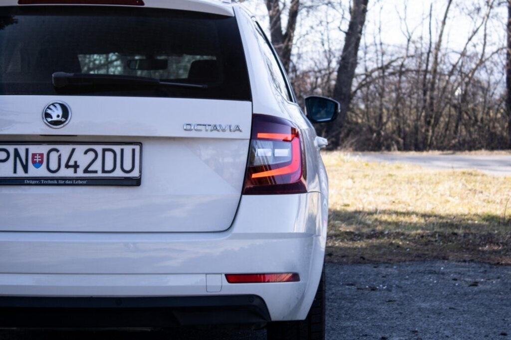 Škoda Octavia Combi 1.6 TDI DSG Style - 7