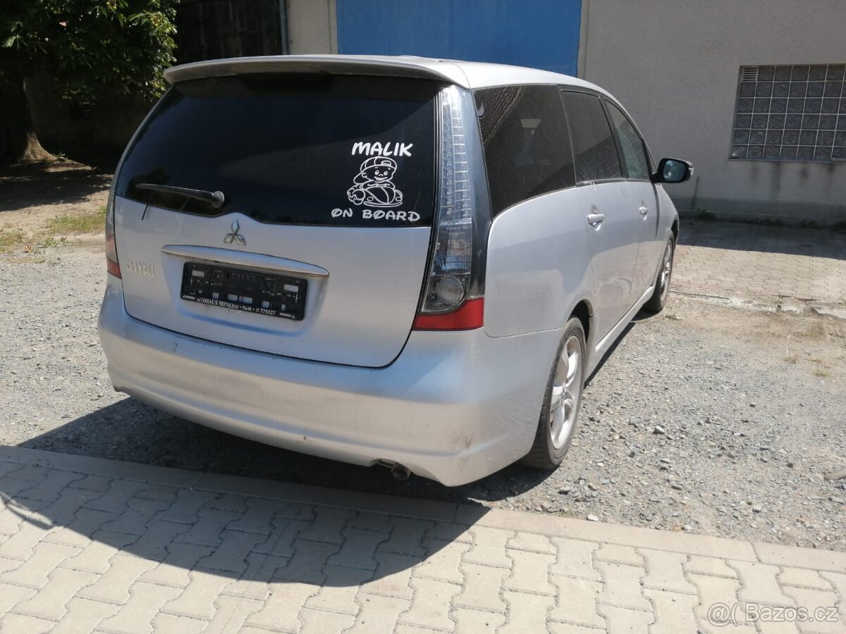 Mitsubishi Grandis 2.4B - 7