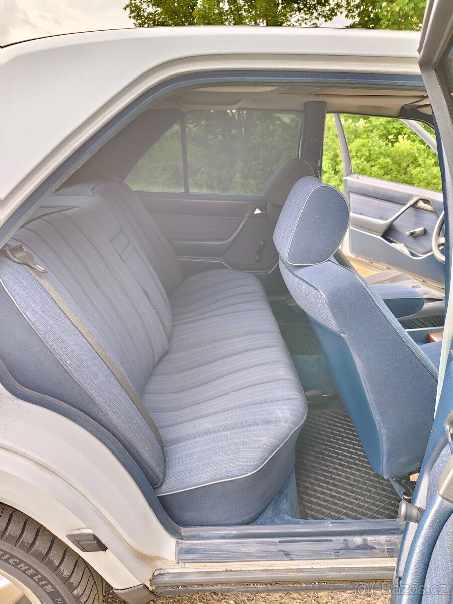 Mercedes-Benz W124 250D - 7