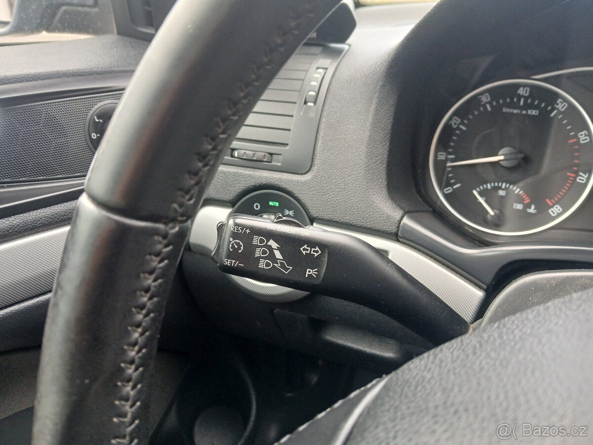Škoda Octavia Com 1.4 TSI Elegance - 7