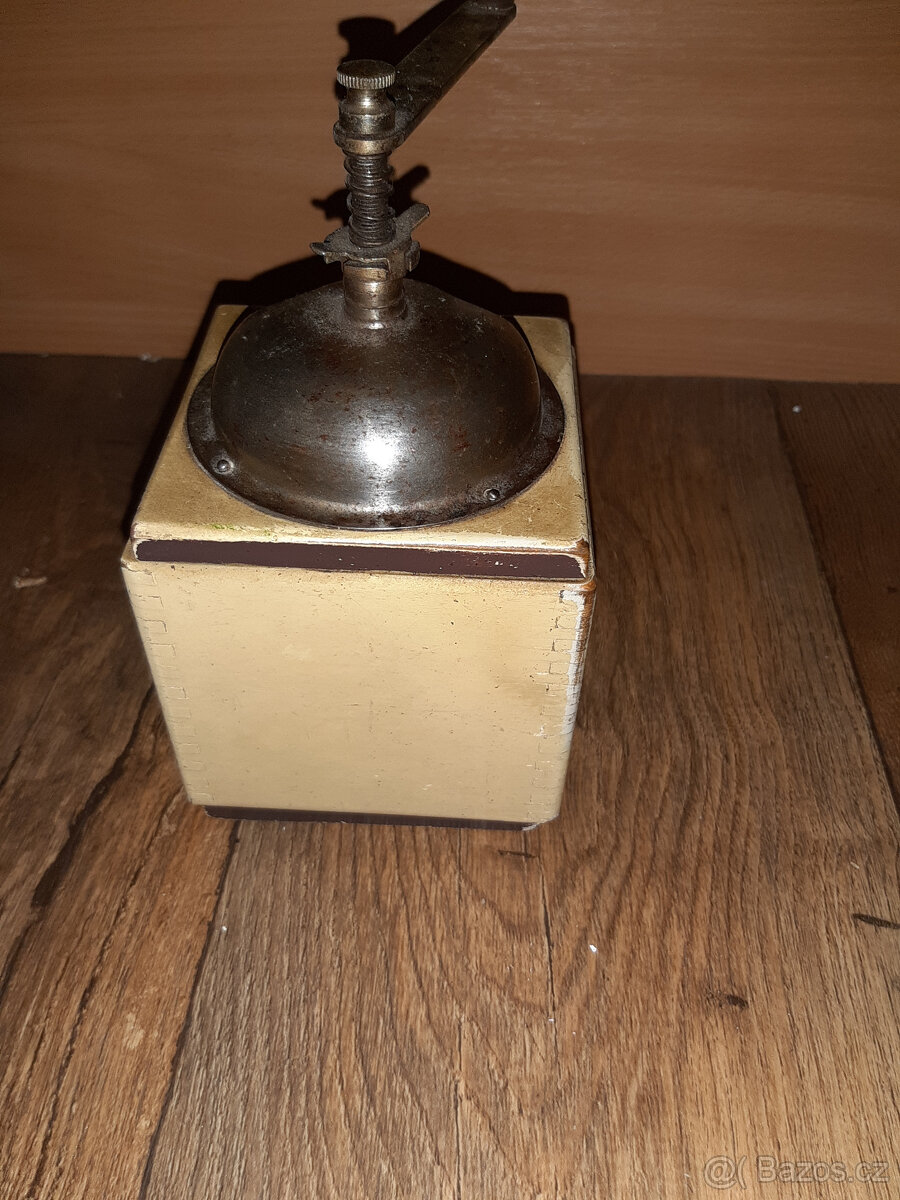 Prodám retro dřevěný mlýnek na kávu Sava original - 7