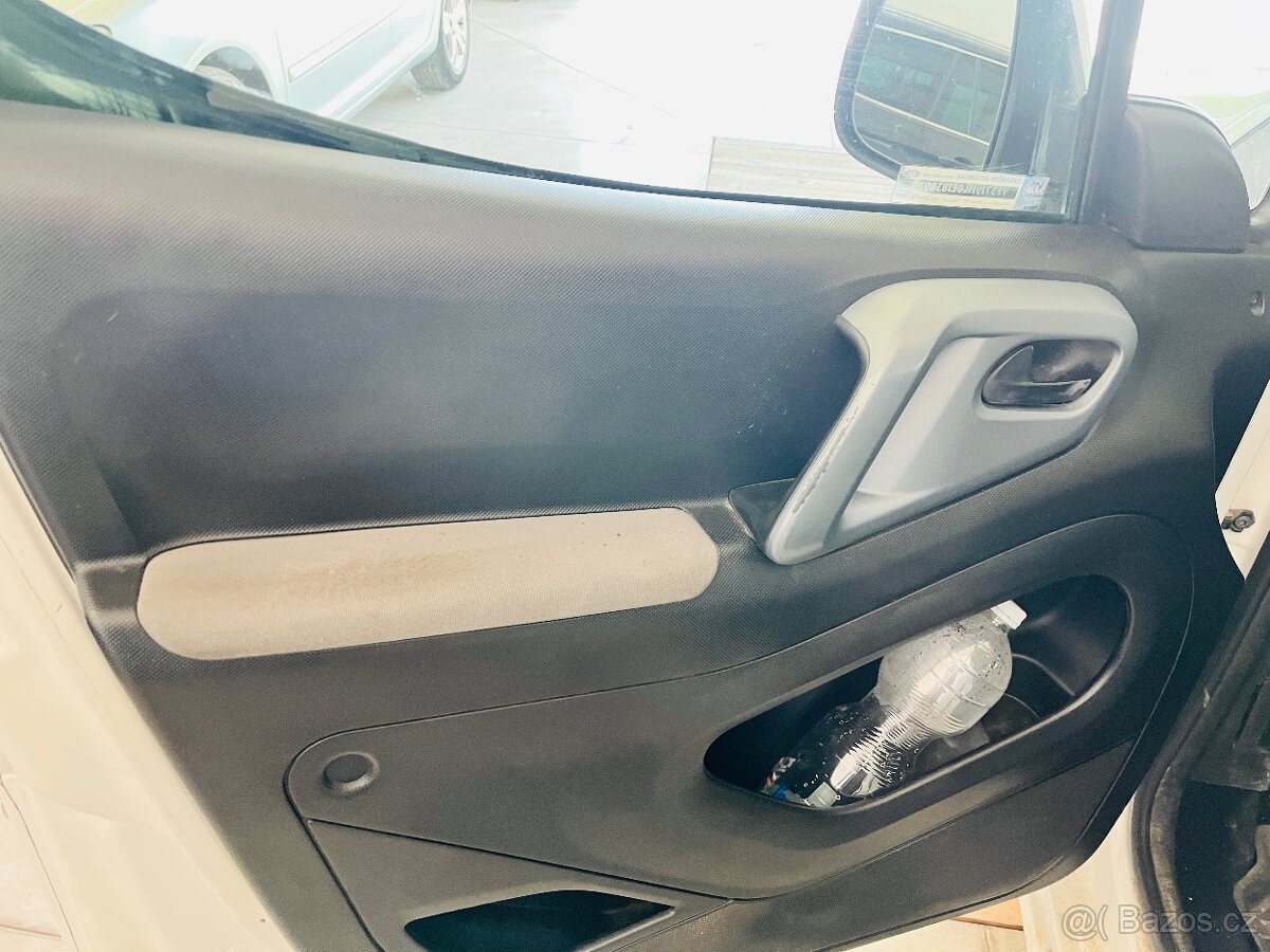 PEUGEOT PARTNER 1.6 HDi TEPEE 5 MÍST TAŽNÉ KLIMA - 7
