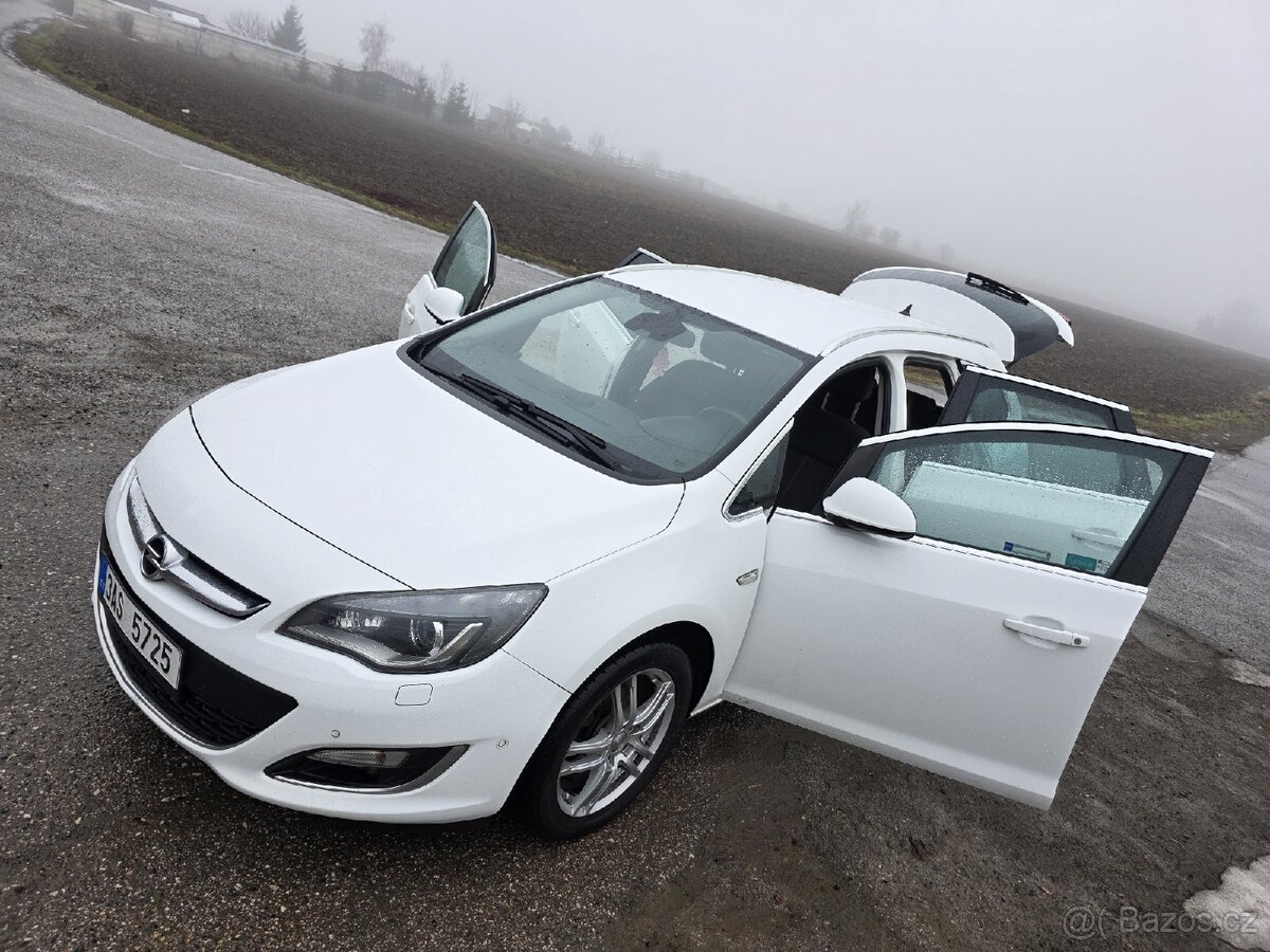 Opel Astra Sports Tourer 2013 - 7