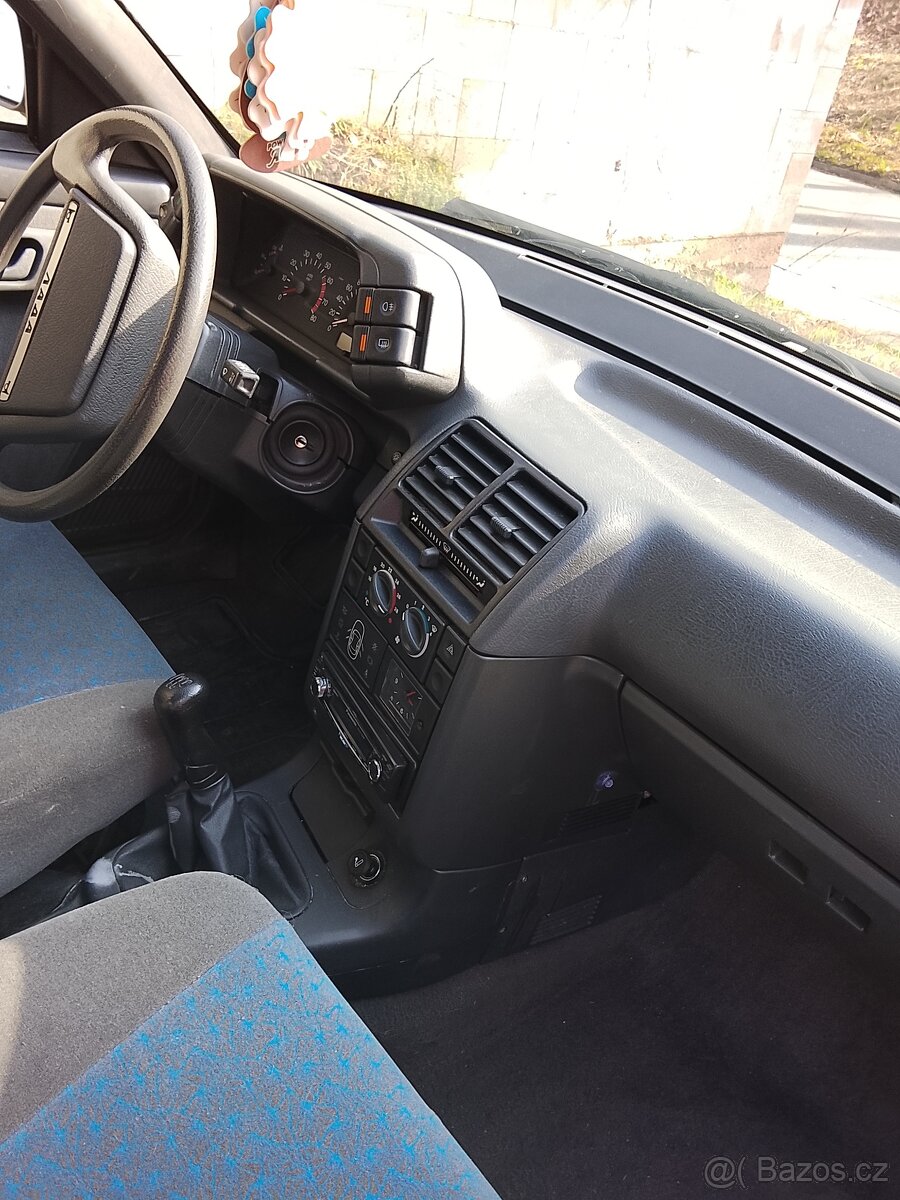 Lada žigulík 2112. 2006 59kw - 7