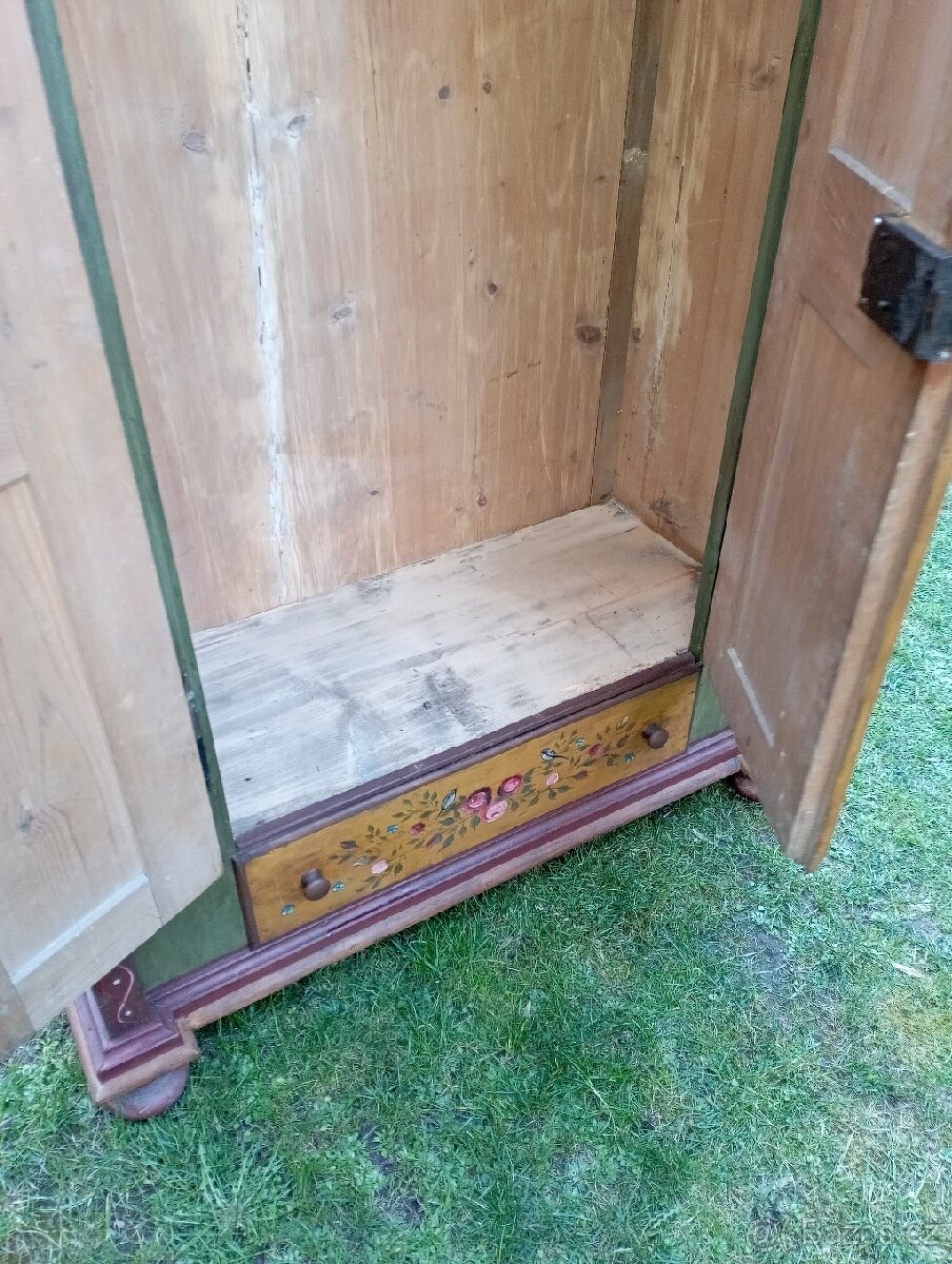 Starožitná skříň - 7