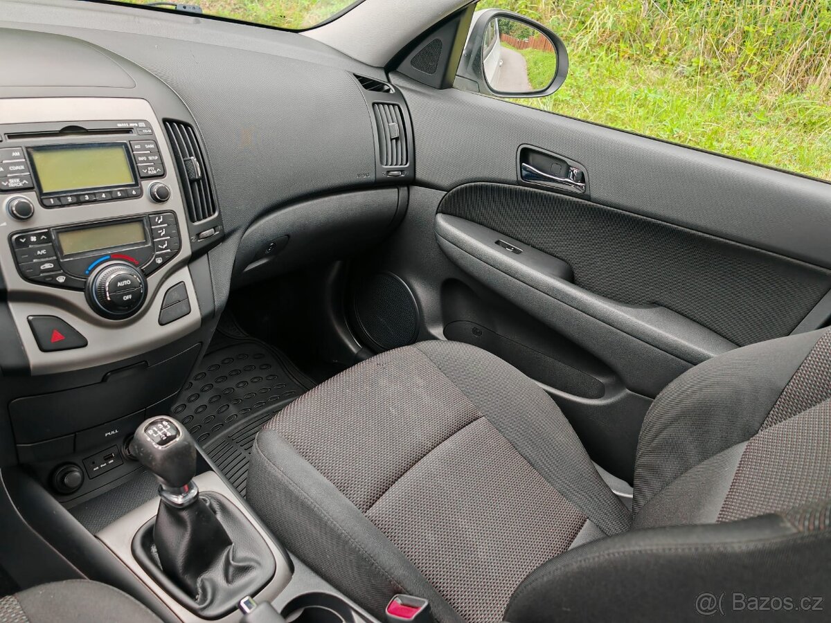 Prodám hezký Hyundai i30 - 7