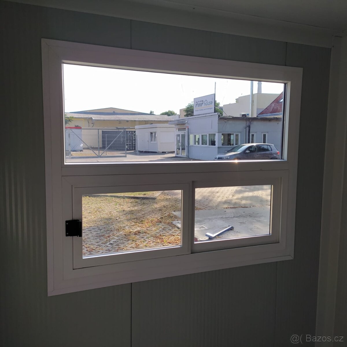 Obytný kontejner o rozměru 2,4 x 2,4 m s výdejním oknem - 7
