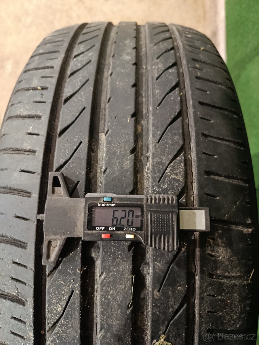 4ks letni 215/50/18 Toyo - 7