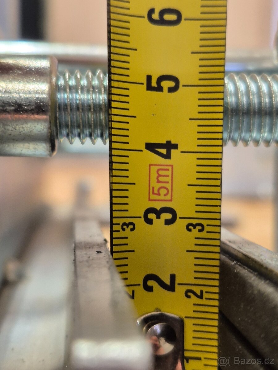 Montážní přípravek na plechové střechy - 7