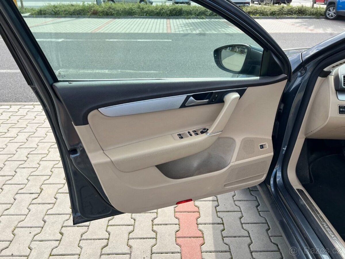 Volkswagen Passat 2.0 TDi 125kw 4x4 DSG NAVI - 7
