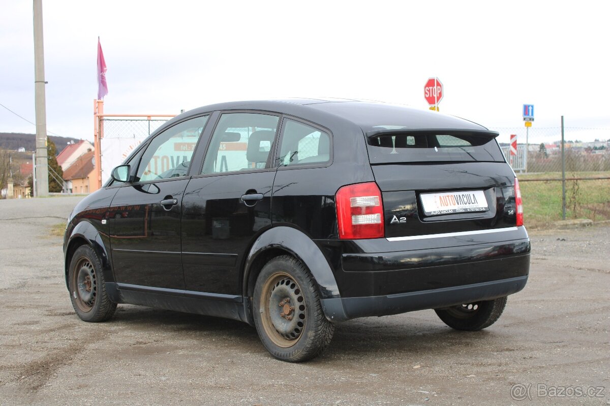 Audi A2, 1,4i 55KW, STK 5/2027, KLIMA, r.v. 2001 - 7