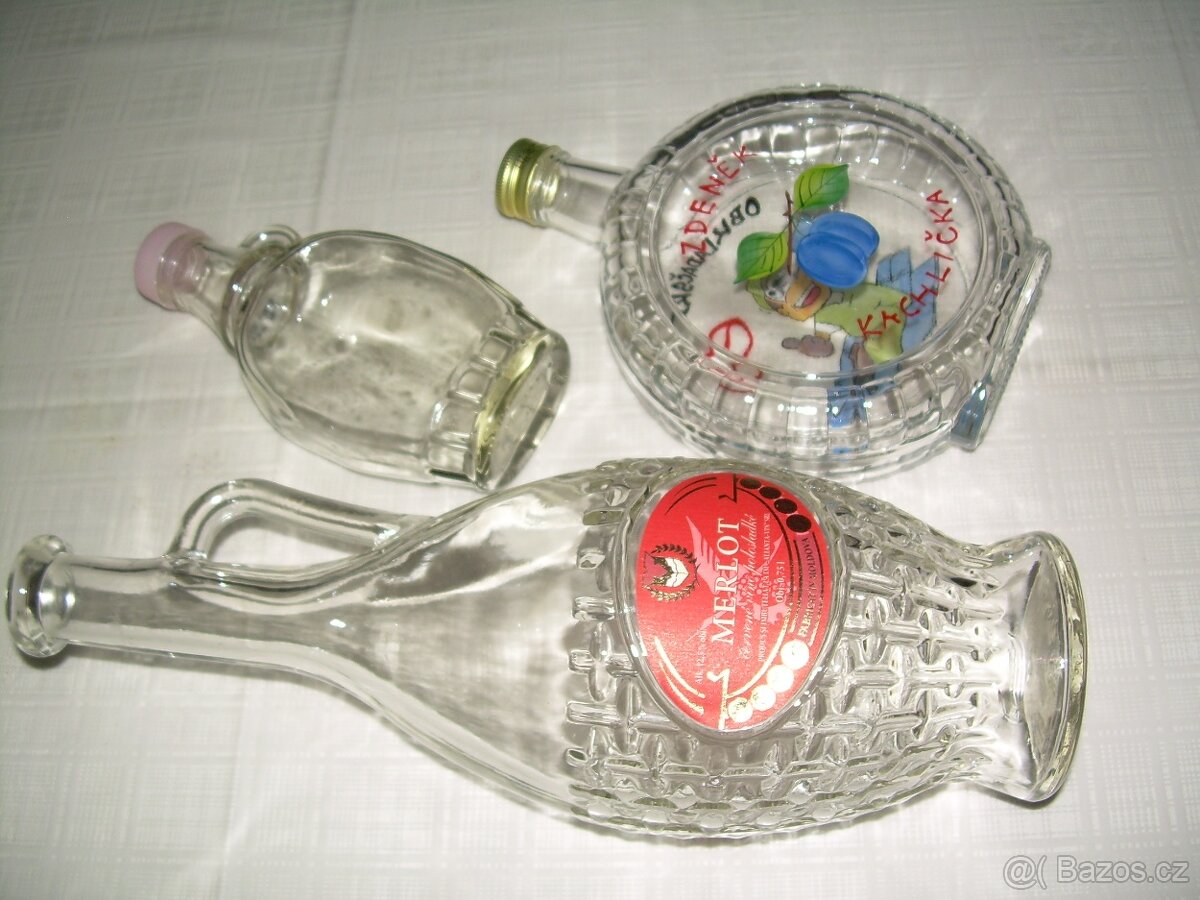 láhve 0,5l a 1lt s uzávěrem, plucky (placatky) 0,2l - 7