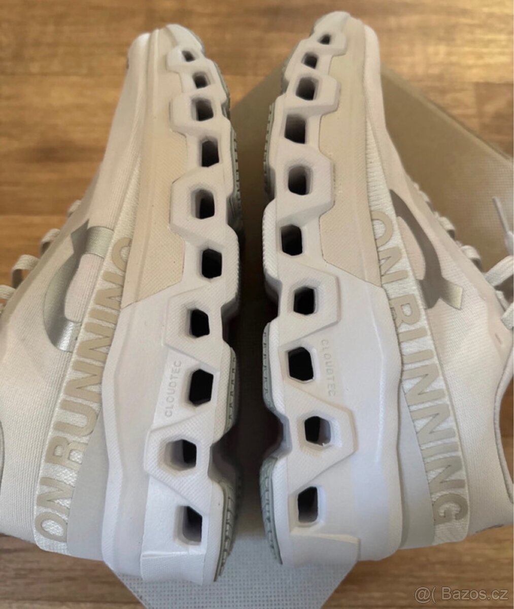 On cloud tenisky - 7