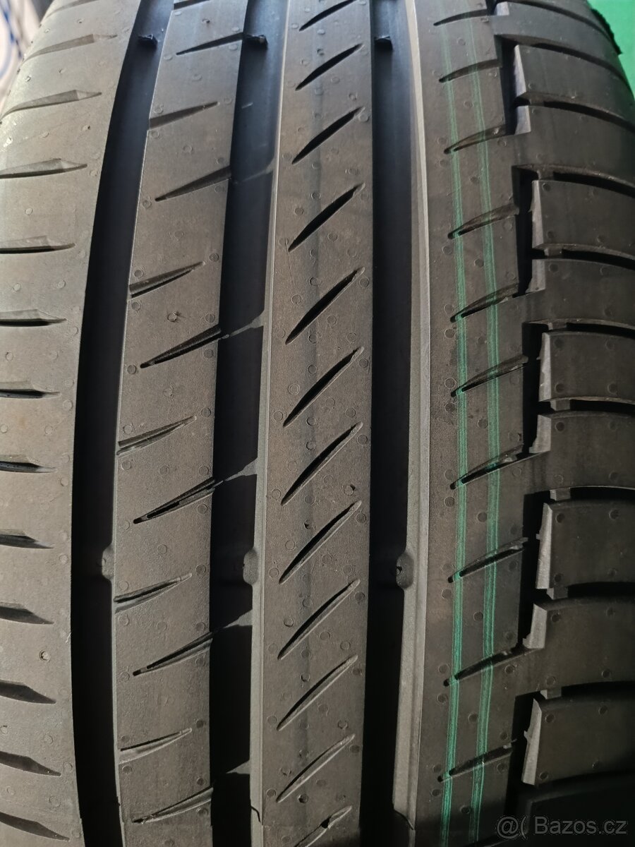 4k nove letni 235/50/19 continental - 7