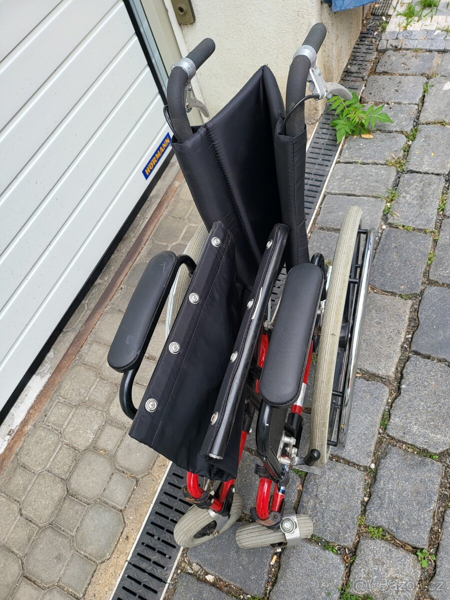 invalidní vozík, 4 brzdy, široký - - 7