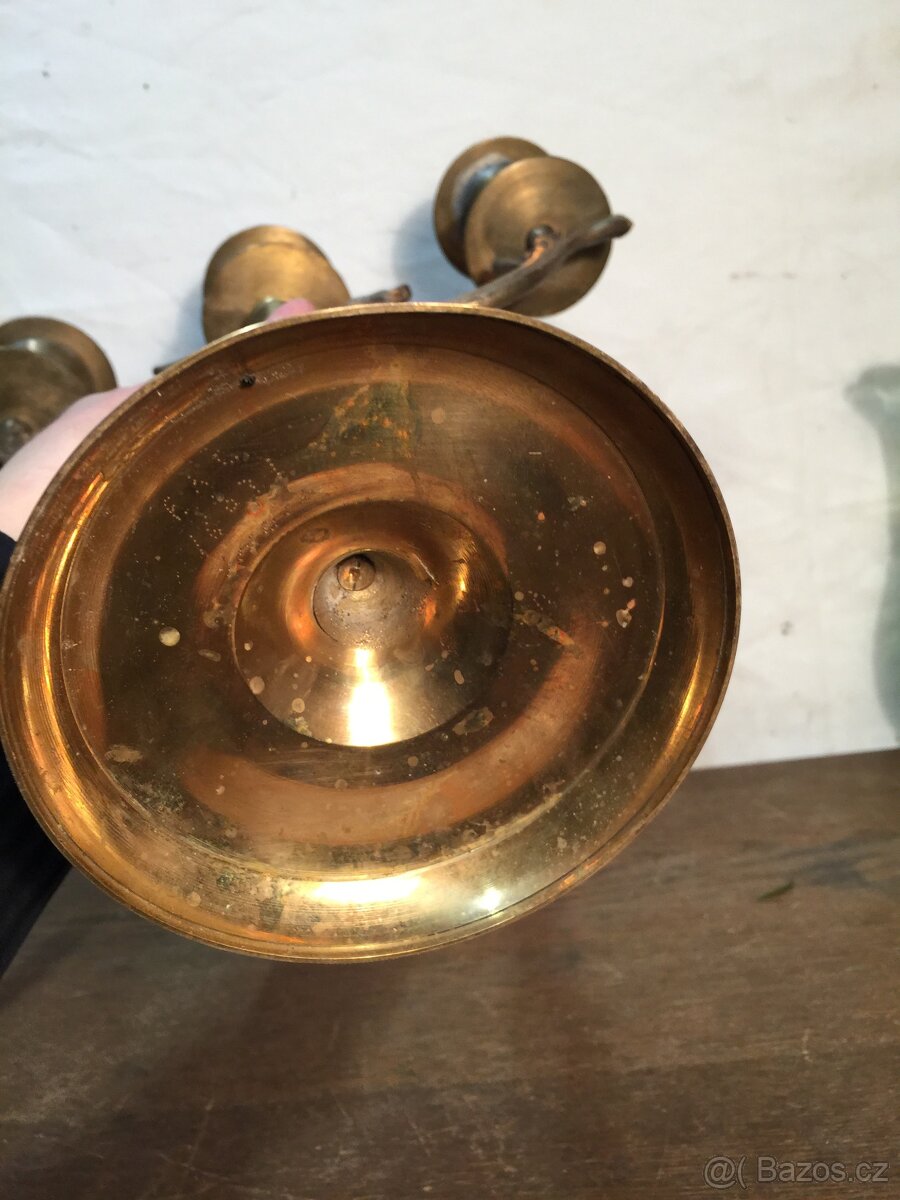 mosazný krásný svícen zdobený - 7