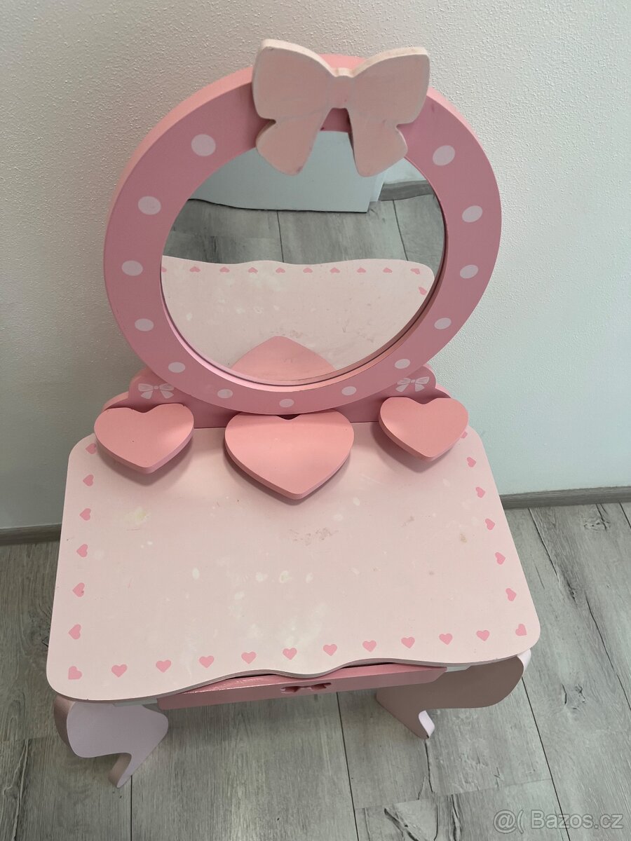 Dětský kosmetický stolek - 7