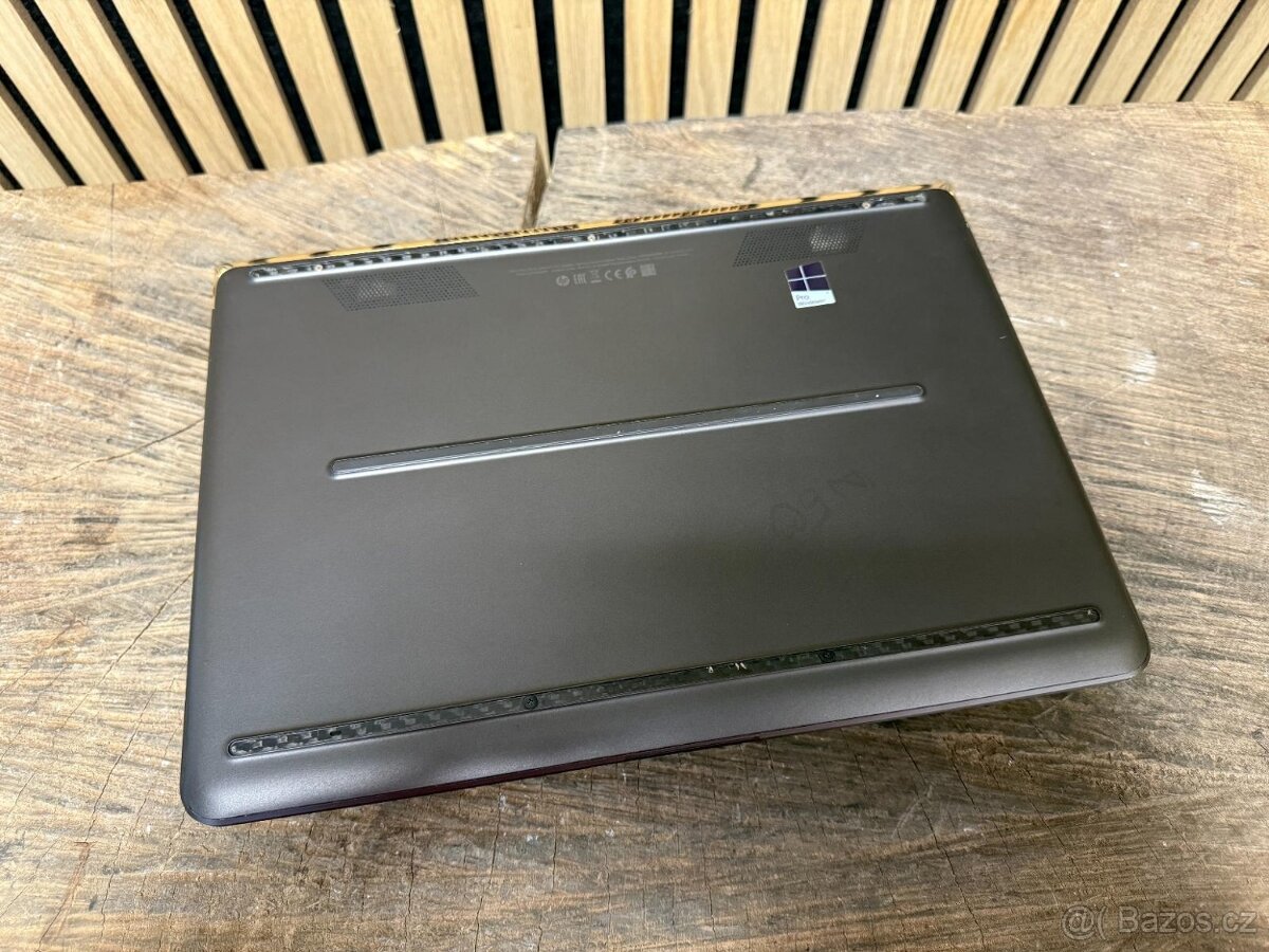 18) HP Spectre Pro 13 G1 - 13.3"FHD, i7-7500U, 8GB RAM, 512 - 7