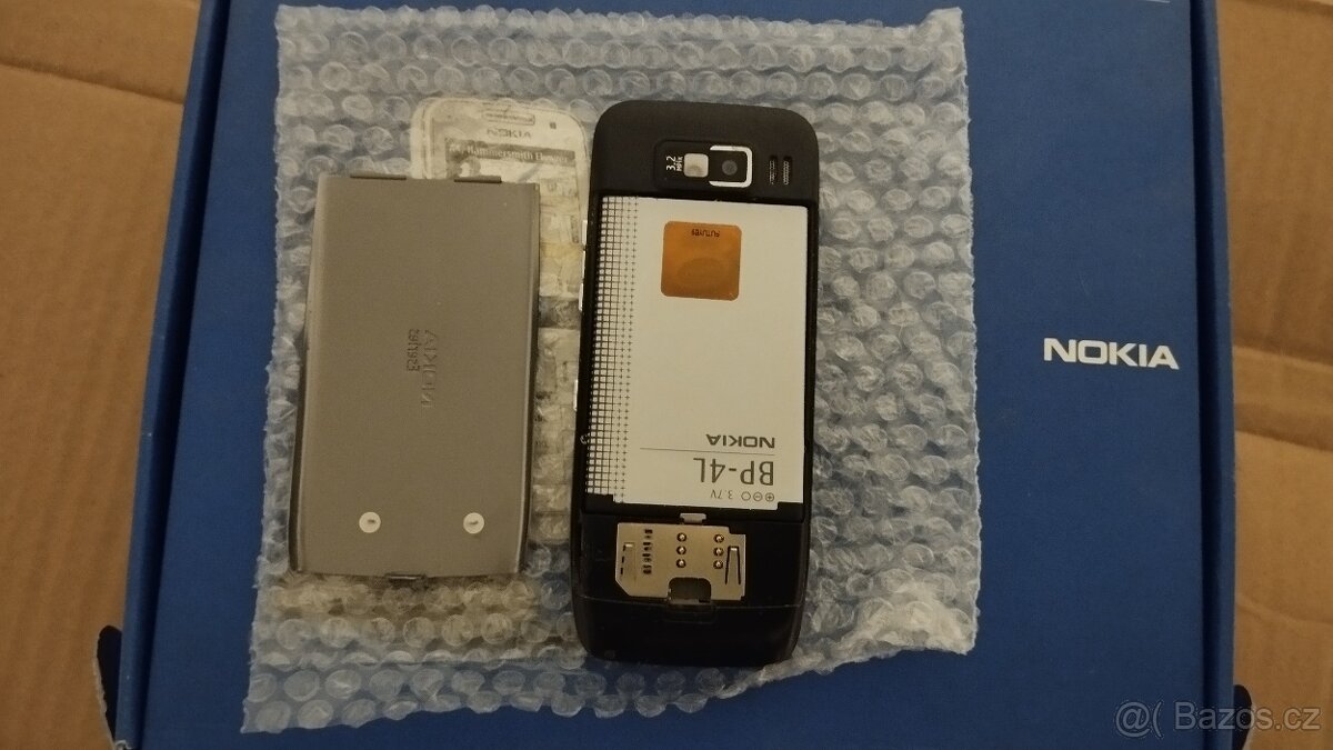 2ks Nokia E52 Zánovní, Kompletní balení - 7