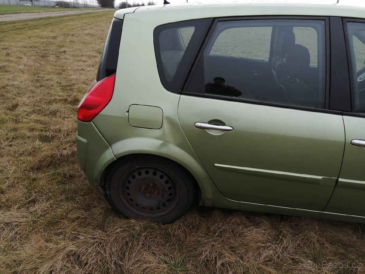 Prodám Renault megan scenic 2 r.v 2007 na ND - 7