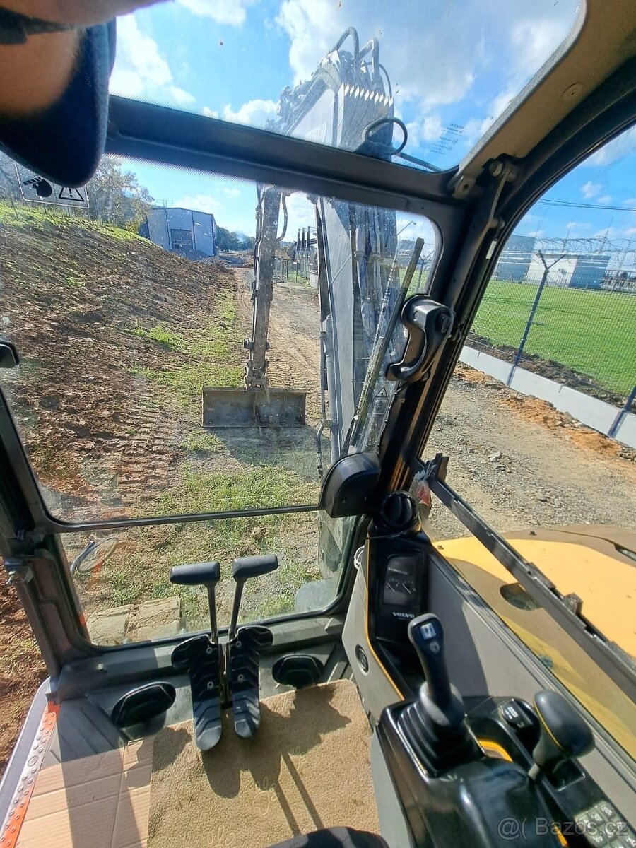 Pásové rypadlo Volvo ECR88D - 7