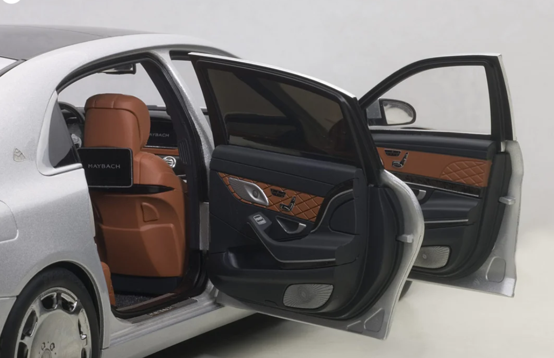 Model 1:18 Mercedes Maybach S-Klasse S600 (SWB) Autoart - 7