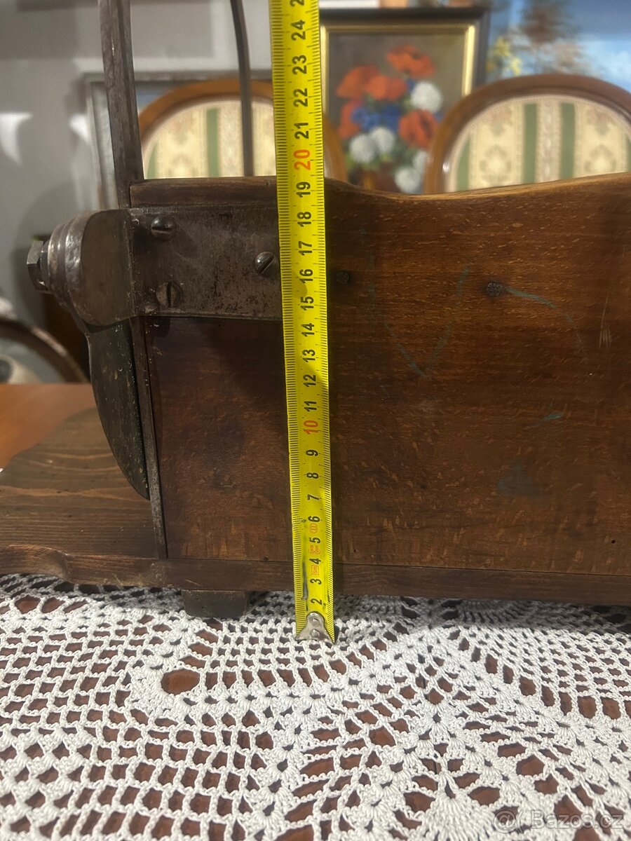 Starožitný ruční kráječ chleba / zeleniny - 7