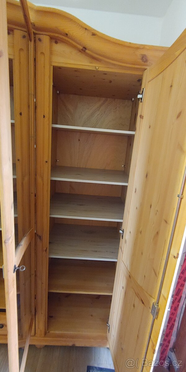 Velká dřevěná masivní skříň Jitona Arosa - 7