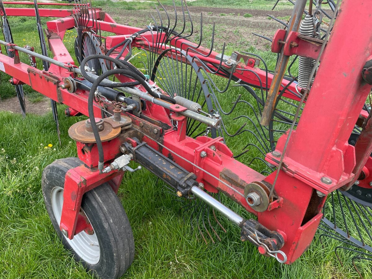 Obraceč slámy a nahrabovač sena - 7