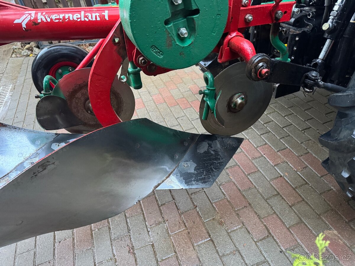Souťežní pluh Kverneland MZ+ traktor Hattat c3065 - 7