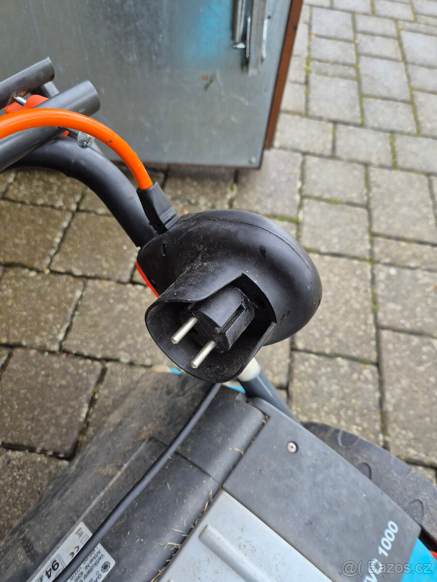 vertikutátor Gardena EVC 1000 - 7