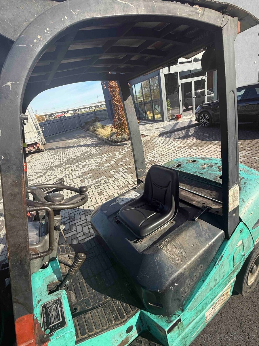 VZV - naftový vysokozdvižný vozík - 7