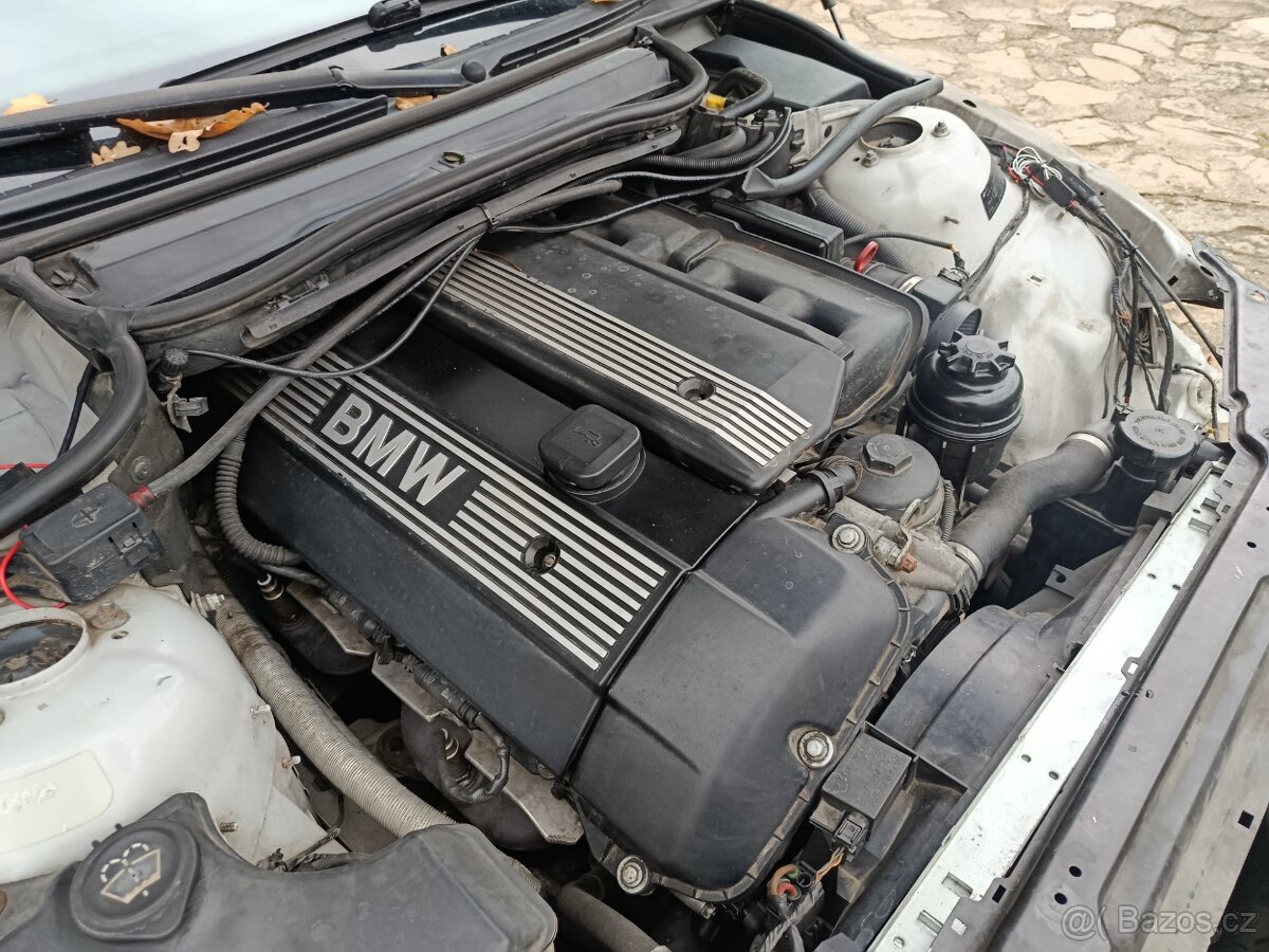 BMW E46 330Ci coupe facelift TitanSilber Metallic M54B30 - 7