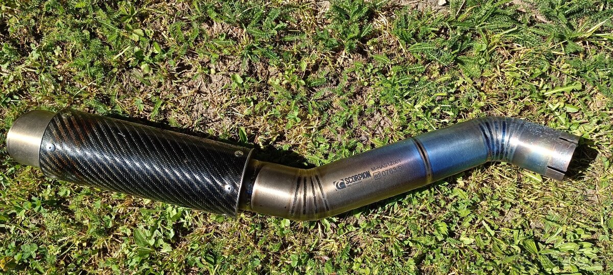 Aprilia Tuono V4R - 7