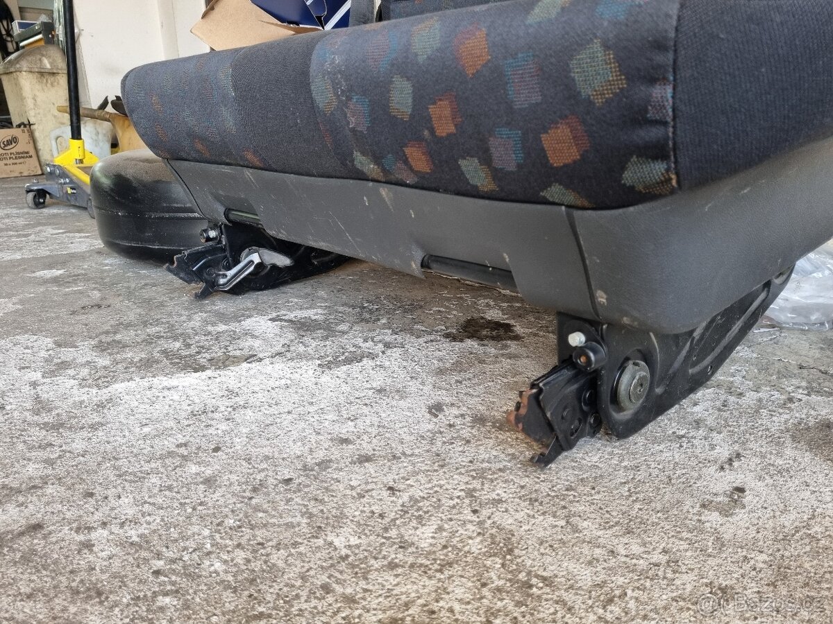 Prostřední řada sedaček Mercedes Vito W639 sklápěcí - 7