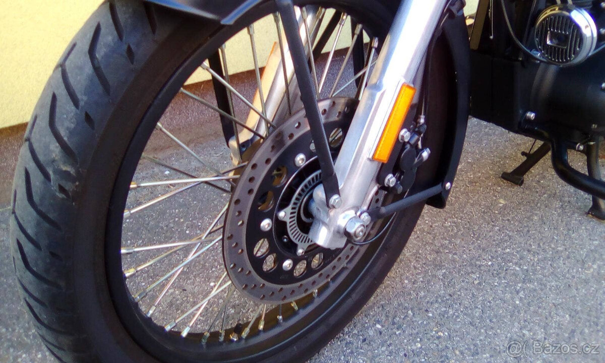 Royal Enfiel Classic 500 - 7