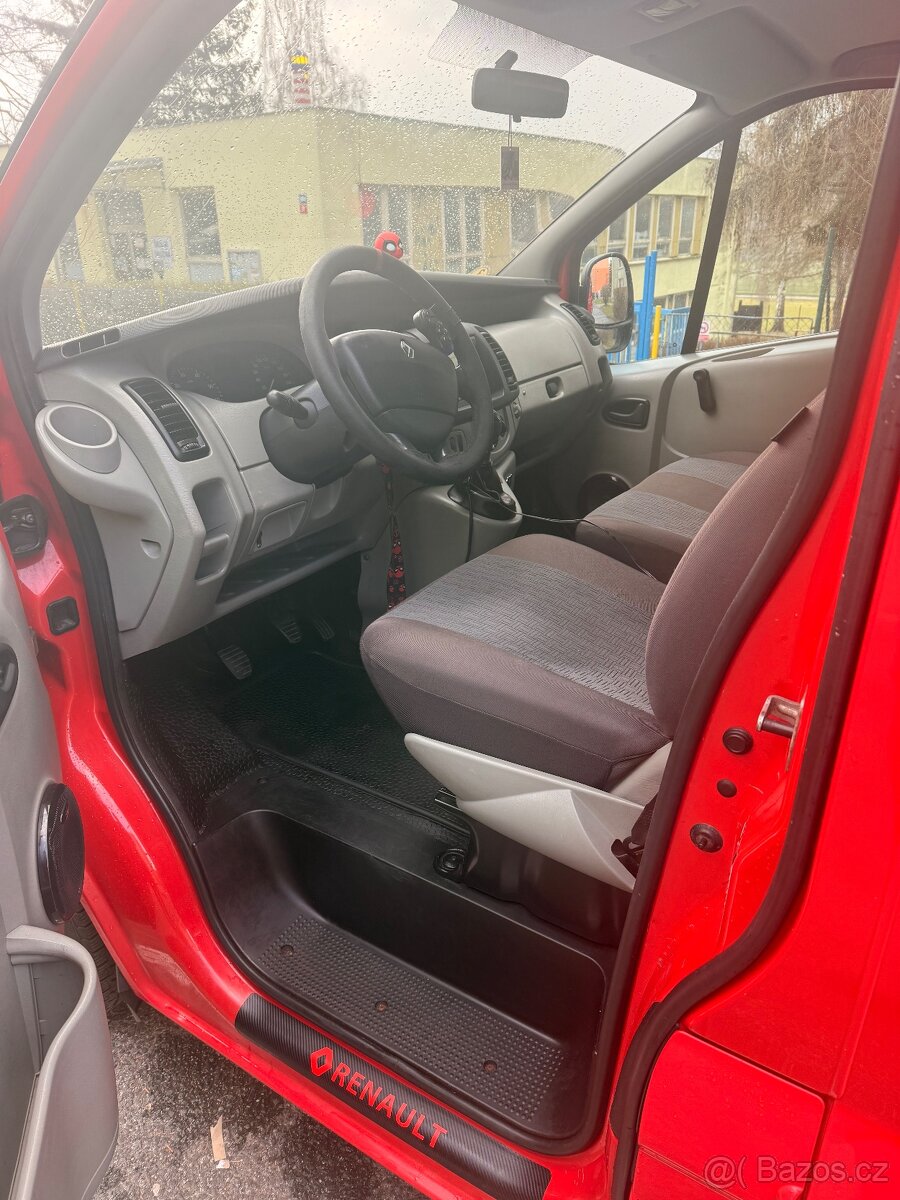 Renault Trafic 2006 2,5l - 7