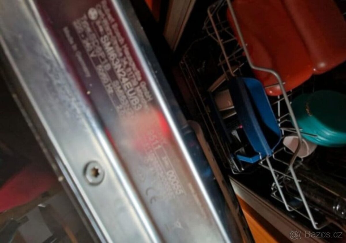 Velká kuchyně z masivu se spotřebiči, 5399 - 7